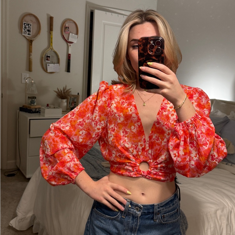 Juniors floral crop blouse